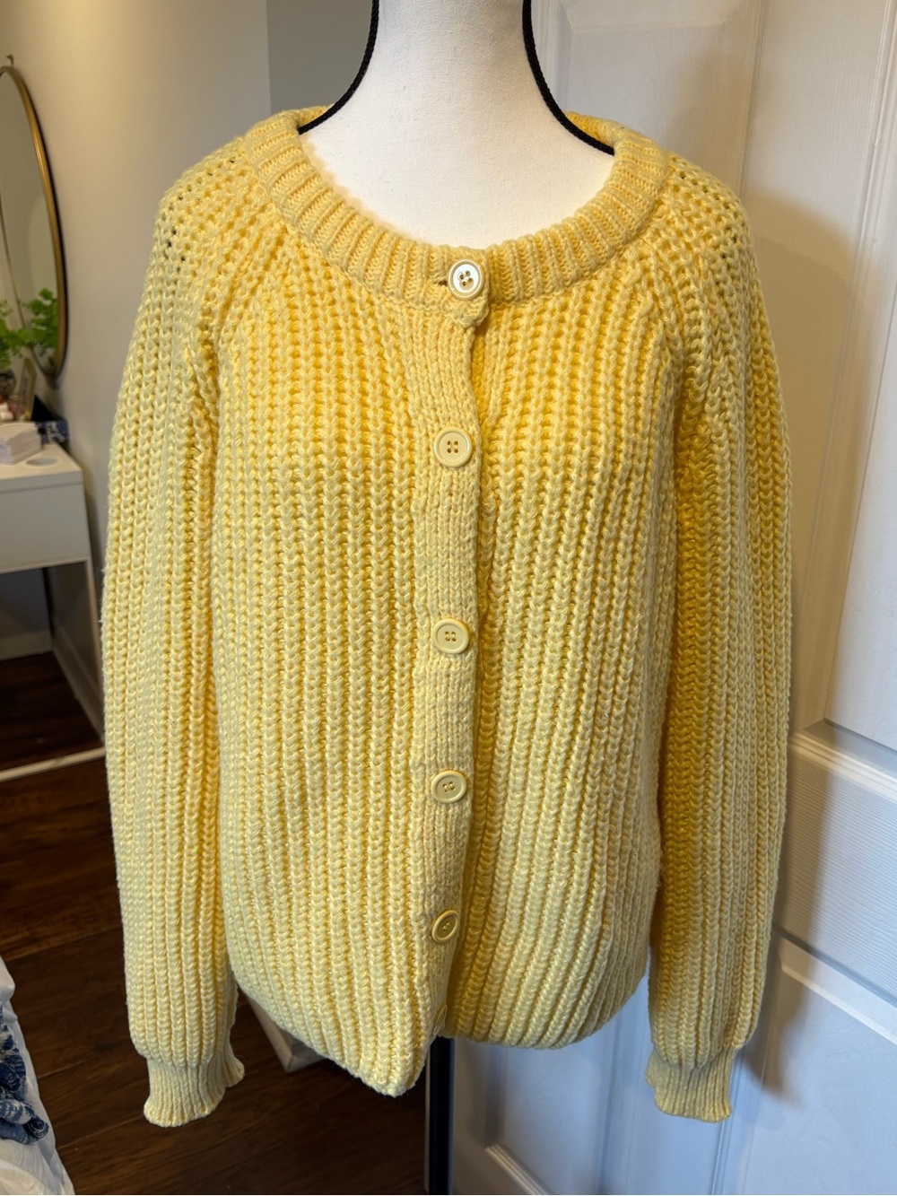 Butter Yellow Chunky Knit Cardigan Size L Cottagecore Cozy
